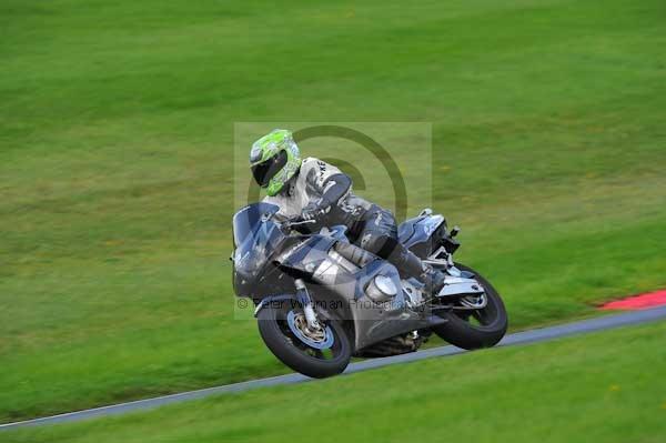 Motorcycle action photographs;cadwell;cadwell park photographs;event digital images;eventdigitalimages;motor racing louth lincolnshire;no limits trackday;peter wileman photography;trackday;trackday digital images;trackday photos