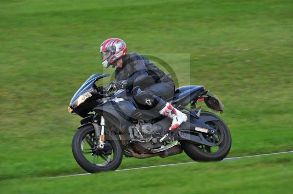 Motorcycle action photographs;cadwell;cadwell park photographs;event digital images;eventdigitalimages;motor racing louth lincolnshire;no limits trackday;peter wileman photography;trackday;trackday digital images;trackday photos