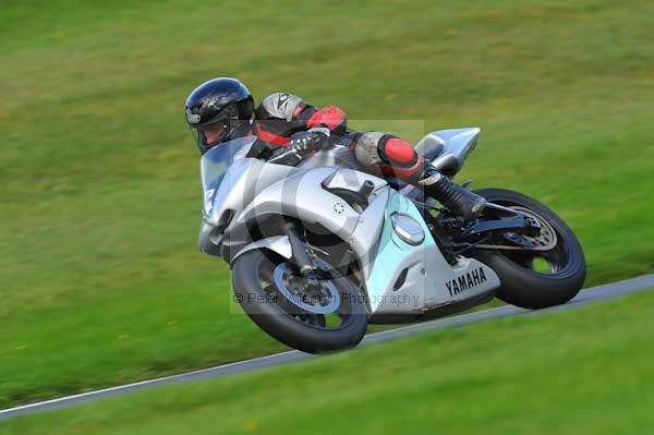 Motorcycle action photographs;cadwell;cadwell park photographs;event digital images;eventdigitalimages;motor racing louth lincolnshire;no limits trackday;peter wileman photography;trackday;trackday digital images;trackday photos