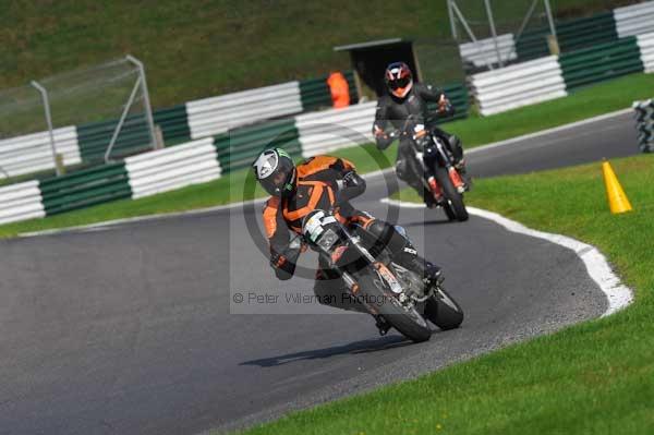 Motorcycle action photographs;cadwell;cadwell park photographs;event digital images;eventdigitalimages;motor racing louth lincolnshire;no limits trackday;peter wileman photography;trackday;trackday digital images;trackday photos