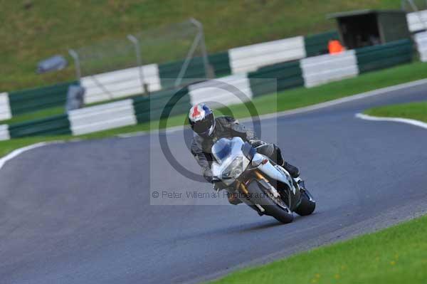 Motorcycle action photographs;cadwell;cadwell park photographs;event digital images;eventdigitalimages;motor racing louth lincolnshire;no limits trackday;peter wileman photography;trackday;trackday digital images;trackday photos