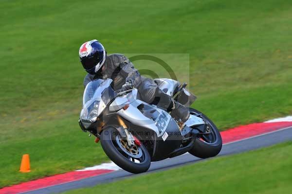 Motorcycle action photographs;cadwell;cadwell park photographs;event digital images;eventdigitalimages;motor racing louth lincolnshire;no limits trackday;peter wileman photography;trackday;trackday digital images;trackday photos