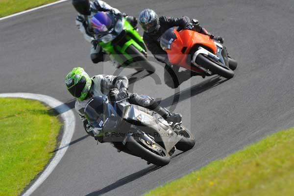 Motorcycle action photographs;cadwell;cadwell park photographs;event digital images;eventdigitalimages;motor racing louth lincolnshire;no limits trackday;peter wileman photography;trackday;trackday digital images;trackday photos