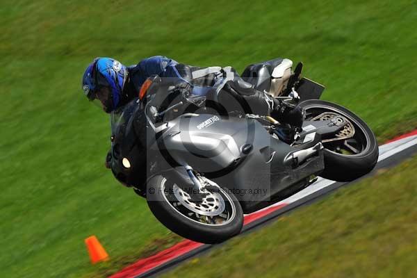 Motorcycle action photographs;cadwell;cadwell park photographs;event digital images;eventdigitalimages;motor racing louth lincolnshire;no limits trackday;peter wileman photography;trackday;trackday digital images;trackday photos