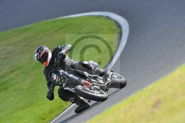 Motorcycle action photographs;cadwell;cadwell park photographs;event digital images;eventdigitalimages;motor racing louth lincolnshire;no limits trackday;peter wileman photography;trackday;trackday digital images;trackday photos