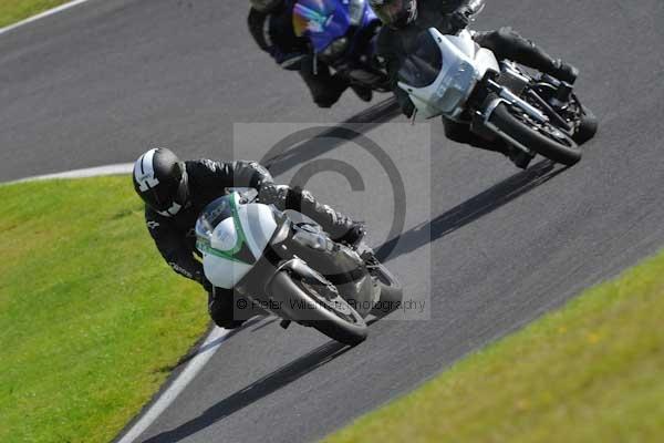Motorcycle action photographs;cadwell;cadwell park photographs;event digital images;eventdigitalimages;motor racing louth lincolnshire;no limits trackday;peter wileman photography;trackday;trackday digital images;trackday photos