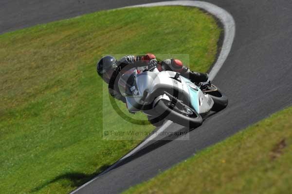 Motorcycle action photographs;cadwell;cadwell park photographs;event digital images;eventdigitalimages;motor racing louth lincolnshire;no limits trackday;peter wileman photography;trackday;trackday digital images;trackday photos
