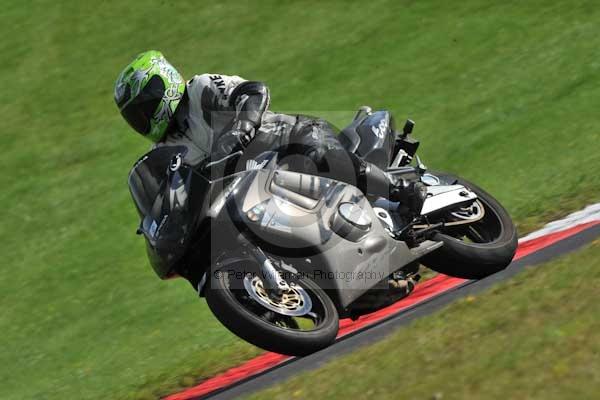 Motorcycle action photographs;cadwell;cadwell park photographs;event digital images;eventdigitalimages;motor racing louth lincolnshire;no limits trackday;peter wileman photography;trackday;trackday digital images;trackday photos