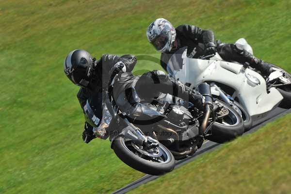 Motorcycle action photographs;cadwell;cadwell park photographs;event digital images;eventdigitalimages;motor racing louth lincolnshire;no limits trackday;peter wileman photography;trackday;trackday digital images;trackday photos