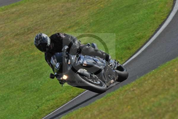 Motorcycle action photographs;cadwell;cadwell park photographs;event digital images;eventdigitalimages;motor racing louth lincolnshire;no limits trackday;peter wileman photography;trackday;trackday digital images;trackday photos