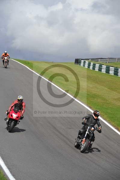 Motorcycle action photographs;cadwell;cadwell park photographs;event digital images;eventdigitalimages;motor racing louth lincolnshire;no limits trackday;peter wileman photography;trackday;trackday digital images;trackday photos