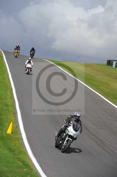 Motorcycle action photographs;cadwell;cadwell park photographs;event digital images;eventdigitalimages;motor racing louth lincolnshire;no limits trackday;peter wileman photography;trackday;trackday digital images;trackday photos