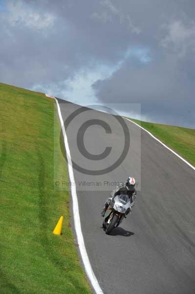Motorcycle action photographs;cadwell;cadwell park photographs;event digital images;eventdigitalimages;motor racing louth lincolnshire;no limits trackday;peter wileman photography;trackday;trackday digital images;trackday photos