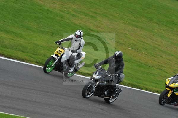 Motorcycle action photographs;cadwell;cadwell park photographs;event digital images;eventdigitalimages;motor racing louth lincolnshire;no limits trackday;peter wileman photography;trackday;trackday digital images;trackday photos