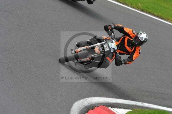Motorcycle action photographs;cadwell;cadwell park photographs;event digital images;eventdigitalimages;motor racing louth lincolnshire;no limits trackday;peter wileman photography;trackday;trackday digital images;trackday photos