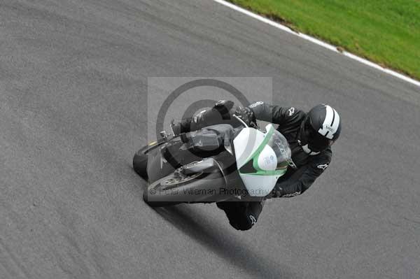 Motorcycle action photographs;cadwell;cadwell park photographs;event digital images;eventdigitalimages;motor racing louth lincolnshire;no limits trackday;peter wileman photography;trackday;trackday digital images;trackday photos