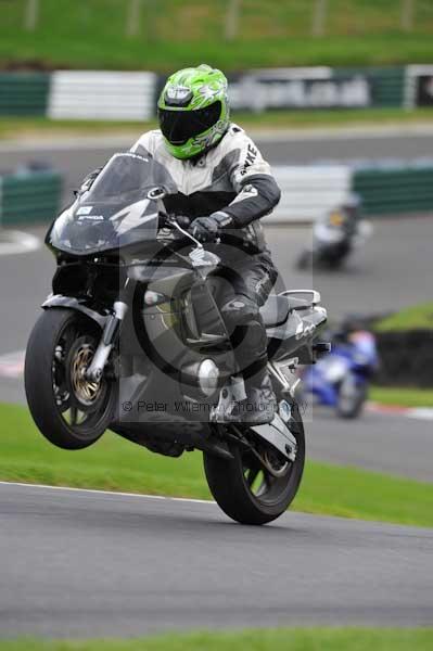 Motorcycle action photographs;cadwell;cadwell park photographs;event digital images;eventdigitalimages;motor racing louth lincolnshire;no limits trackday;peter wileman photography;trackday;trackday digital images;trackday photos