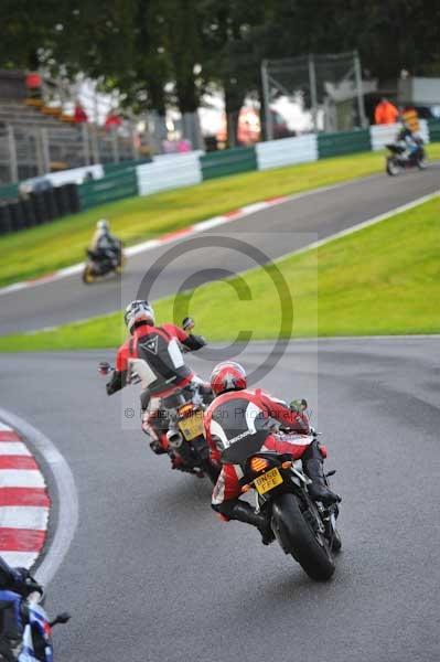 Motorcycle action photographs;cadwell;cadwell park photographs;event digital images;eventdigitalimages;motor racing louth lincolnshire;no limits trackday;peter wileman photography;trackday;trackday digital images;trackday photos