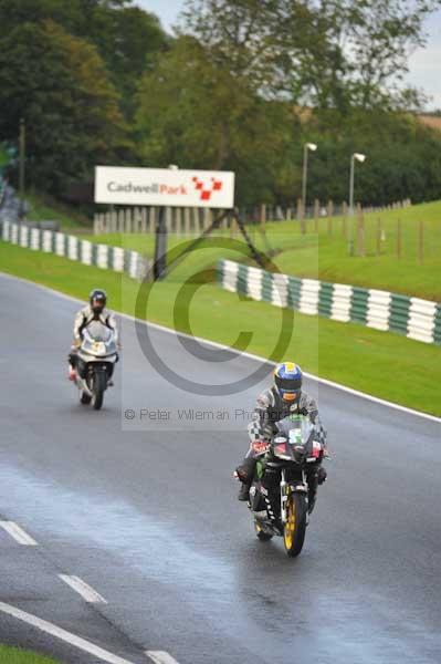 Motorcycle action photographs;cadwell;cadwell park photographs;event digital images;eventdigitalimages;motor racing louth lincolnshire;no limits trackday;peter wileman photography;trackday;trackday digital images;trackday photos