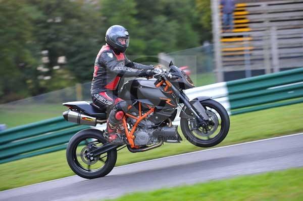 Motorcycle action photographs;cadwell;cadwell park photographs;event digital images;eventdigitalimages;motor racing louth lincolnshire;no limits trackday;peter wileman photography;trackday;trackday digital images;trackday photos