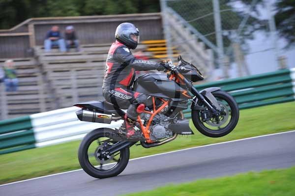 Motorcycle action photographs;cadwell;cadwell park photographs;event digital images;eventdigitalimages;motor racing louth lincolnshire;no limits trackday;peter wileman photography;trackday;trackday digital images;trackday photos