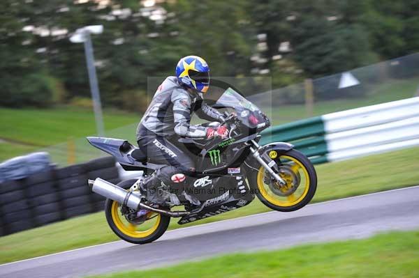 Motorcycle action photographs;cadwell;cadwell park photographs;event digital images;eventdigitalimages;motor racing louth lincolnshire;no limits trackday;peter wileman photography;trackday;trackday digital images;trackday photos