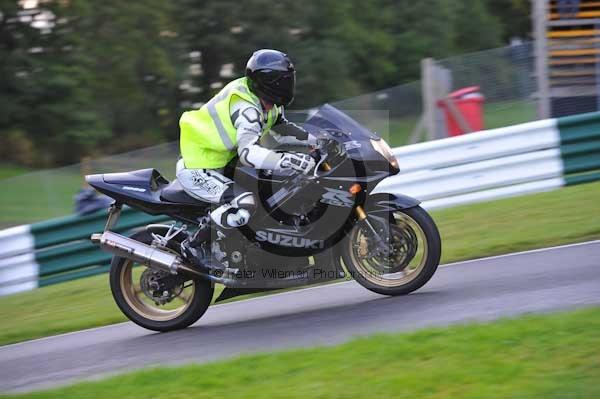 Motorcycle action photographs;cadwell;cadwell park photographs;event digital images;eventdigitalimages;motor racing louth lincolnshire;no limits trackday;peter wileman photography;trackday;trackday digital images;trackday photos
