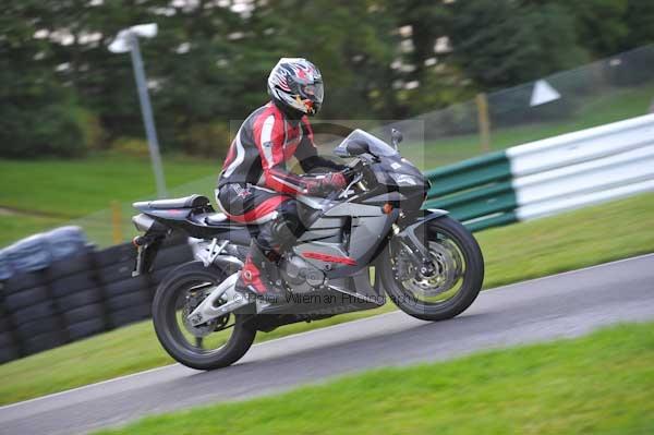 Motorcycle action photographs;cadwell;cadwell park photographs;event digital images;eventdigitalimages;motor racing louth lincolnshire;no limits trackday;peter wileman photography;trackday;trackday digital images;trackday photos
