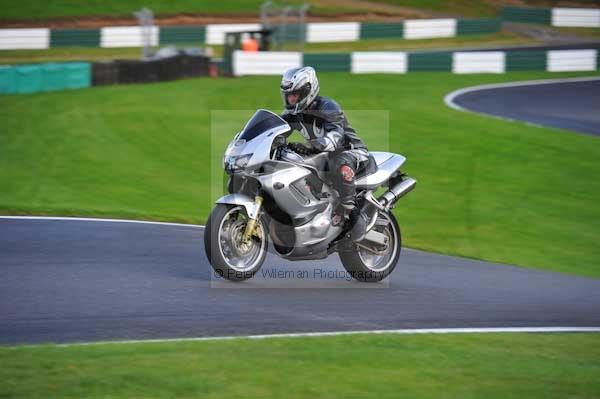 Motorcycle action photographs;cadwell;cadwell park photographs;event digital images;eventdigitalimages;motor racing louth lincolnshire;no limits trackday;peter wileman photography;trackday;trackday digital images;trackday photos