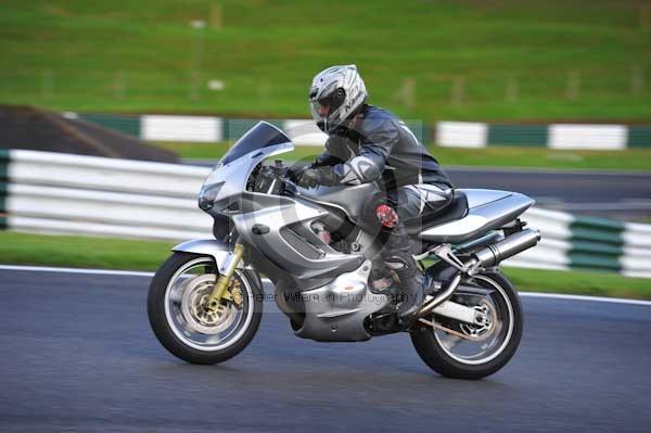 Motorcycle action photographs;cadwell;cadwell park photographs;event digital images;eventdigitalimages;motor racing louth lincolnshire;no limits trackday;peter wileman photography;trackday;trackday digital images;trackday photos