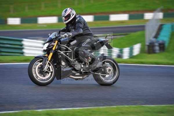 Motorcycle action photographs;cadwell;cadwell park photographs;event digital images;eventdigitalimages;motor racing louth lincolnshire;no limits trackday;peter wileman photography;trackday;trackday digital images;trackday photos