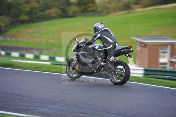 Motorcycle action photographs;cadwell;cadwell park photographs;event digital images;eventdigitalimages;motor racing louth lincolnshire;no limits trackday;peter wileman photography;trackday;trackday digital images;trackday photos
