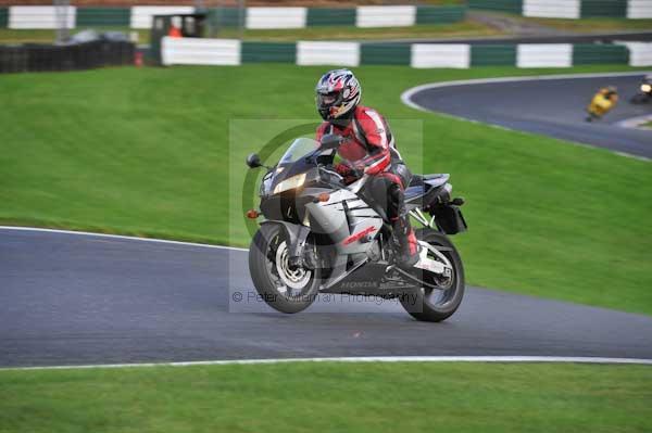 Motorcycle action photographs;cadwell;cadwell park photographs;event digital images;eventdigitalimages;motor racing louth lincolnshire;no limits trackday;peter wileman photography;trackday;trackday digital images;trackday photos