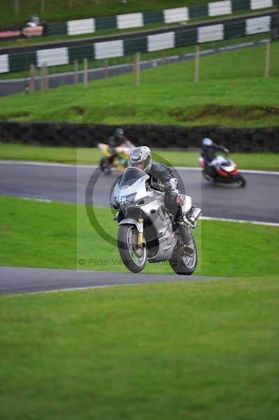 Motorcycle action photographs;cadwell;cadwell park photographs;event digital images;eventdigitalimages;motor racing louth lincolnshire;no limits trackday;peter wileman photography;trackday;trackday digital images;trackday photos