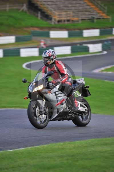 Motorcycle action photographs;cadwell;cadwell park photographs;event digital images;eventdigitalimages;motor racing louth lincolnshire;no limits trackday;peter wileman photography;trackday;trackday digital images;trackday photos