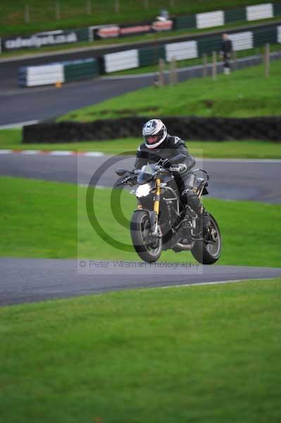 Motorcycle action photographs;cadwell;cadwell park photographs;event digital images;eventdigitalimages;motor racing louth lincolnshire;no limits trackday;peter wileman photography;trackday;trackday digital images;trackday photos