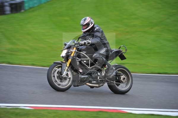 Motorcycle action photographs;cadwell;cadwell park photographs;event digital images;eventdigitalimages;motor racing louth lincolnshire;no limits trackday;peter wileman photography;trackday;trackday digital images;trackday photos