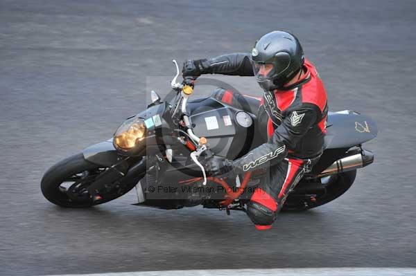 Motorcycle action photographs;cadwell;cadwell park photographs;event digital images;eventdigitalimages;motor racing louth lincolnshire;no limits trackday;peter wileman photography;trackday;trackday digital images;trackday photos