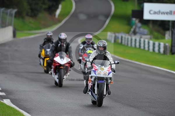 Motorcycle action photographs;cadwell;cadwell park photographs;event digital images;eventdigitalimages;motor racing louth lincolnshire;no limits trackday;peter wileman photography;trackday;trackday digital images;trackday photos