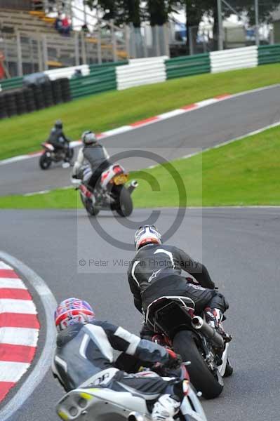 Motorcycle action photographs;cadwell;cadwell park photographs;event digital images;eventdigitalimages;motor racing louth lincolnshire;no limits trackday;peter wileman photography;trackday;trackday digital images;trackday photos