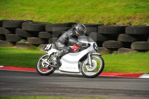 Motorcycle action photographs;cadwell;cadwell park photographs;event digital images;eventdigitalimages;motor racing louth lincolnshire;no limits trackday;peter wileman photography;trackday;trackday digital images;trackday photos