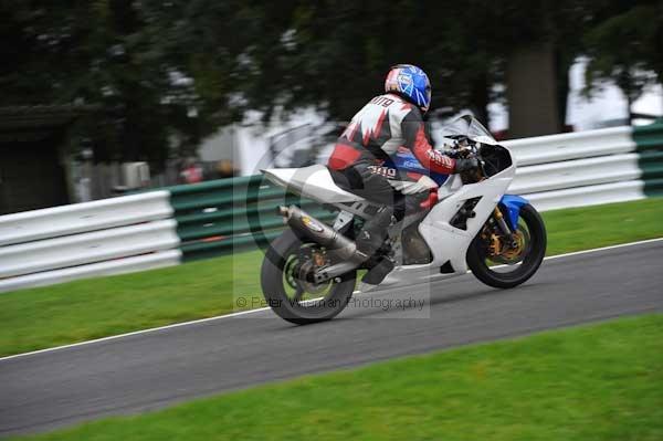Motorcycle action photographs;cadwell;cadwell park photographs;event digital images;eventdigitalimages;motor racing louth lincolnshire;no limits trackday;peter wileman photography;trackday;trackday digital images;trackday photos
