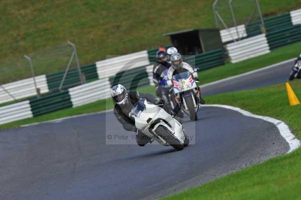 Motorcycle action photographs;cadwell;cadwell park photographs;event digital images;eventdigitalimages;motor racing louth lincolnshire;no limits trackday;peter wileman photography;trackday;trackday digital images;trackday photos