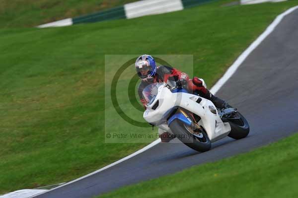 Motorcycle action photographs;cadwell;cadwell park photographs;event digital images;eventdigitalimages;motor racing louth lincolnshire;no limits trackday;peter wileman photography;trackday;trackday digital images;trackday photos