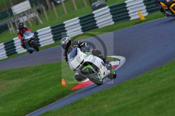 Motorcycle action photographs;cadwell;cadwell park photographs;event digital images;eventdigitalimages;motor racing louth lincolnshire;no limits trackday;peter wileman photography;trackday;trackday digital images;trackday photos