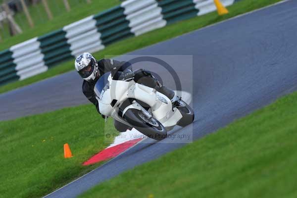 Motorcycle action photographs;cadwell;cadwell park photographs;event digital images;eventdigitalimages;motor racing louth lincolnshire;no limits trackday;peter wileman photography;trackday;trackday digital images;trackday photos