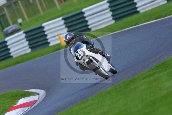 Motorcycle action photographs;cadwell;cadwell park photographs;event digital images;eventdigitalimages;motor racing louth lincolnshire;no limits trackday;peter wileman photography;trackday;trackday digital images;trackday photos