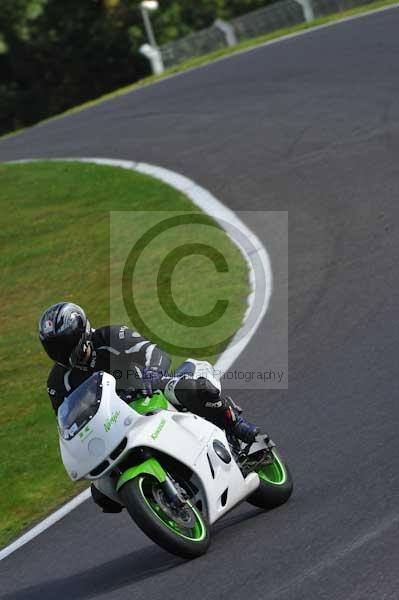 Motorcycle action photographs;cadwell;cadwell park photographs;event digital images;eventdigitalimages;motor racing louth lincolnshire;no limits trackday;peter wileman photography;trackday;trackday digital images;trackday photos