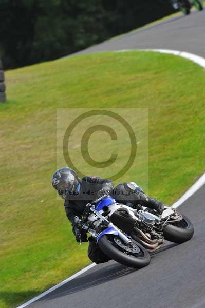 Motorcycle action photographs;cadwell;cadwell park photographs;event digital images;eventdigitalimages;motor racing louth lincolnshire;no limits trackday;peter wileman photography;trackday;trackday digital images;trackday photos