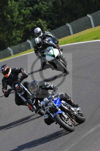 Motorcycle action photographs;cadwell;cadwell park photographs;event digital images;eventdigitalimages;motor racing louth lincolnshire;no limits trackday;peter wileman photography;trackday;trackday digital images;trackday photos